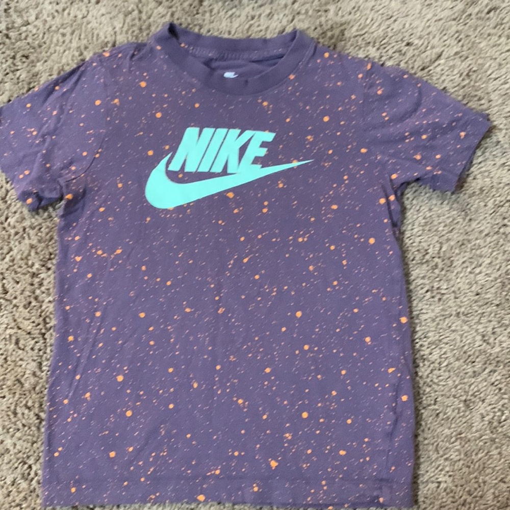 Nike girls tee purple with orange splash, size youth small